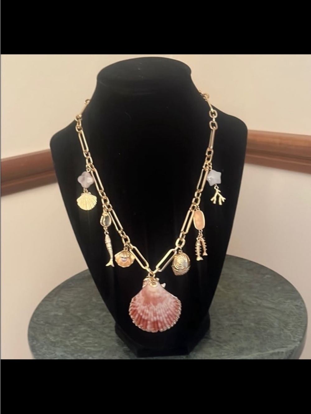 House of Halow 1960 charm shell and glass pearl necklace RARE